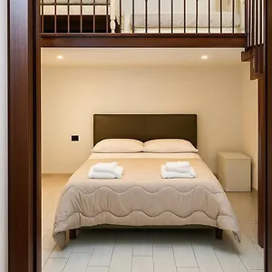 Bed & Breakfast House Caracciolo By Loveinthetravel, Napels
