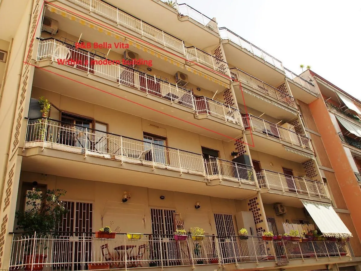 Bella Vita Rooms Nápoles 0*,  Italia